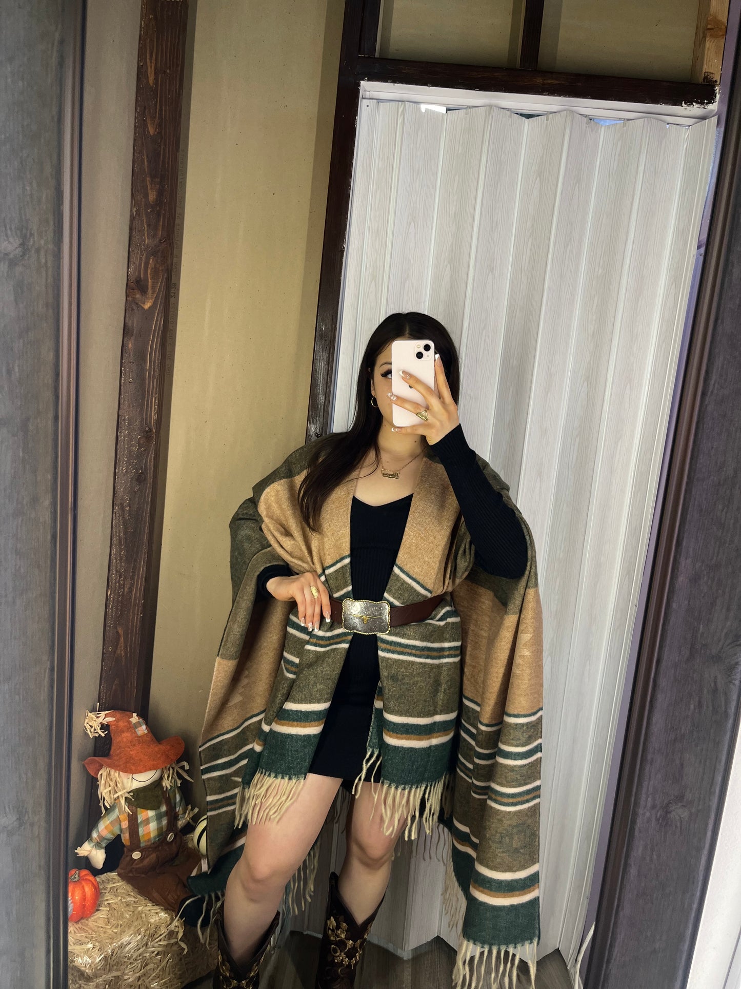 Erika Aztec Print Shawl (Green)