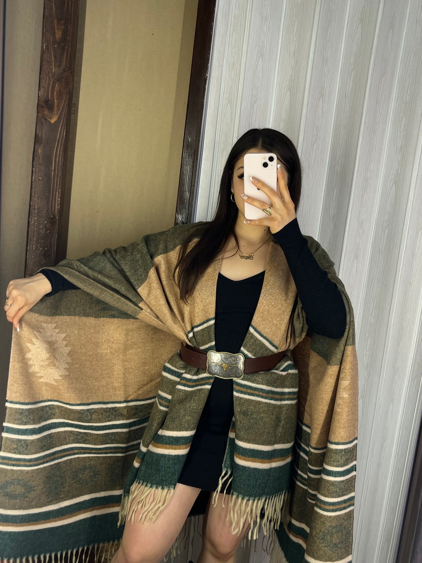 Erika Aztec Print Shawl (Green)