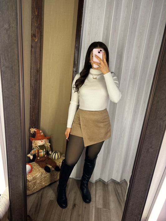 Hannah Suede Skort (Brown)