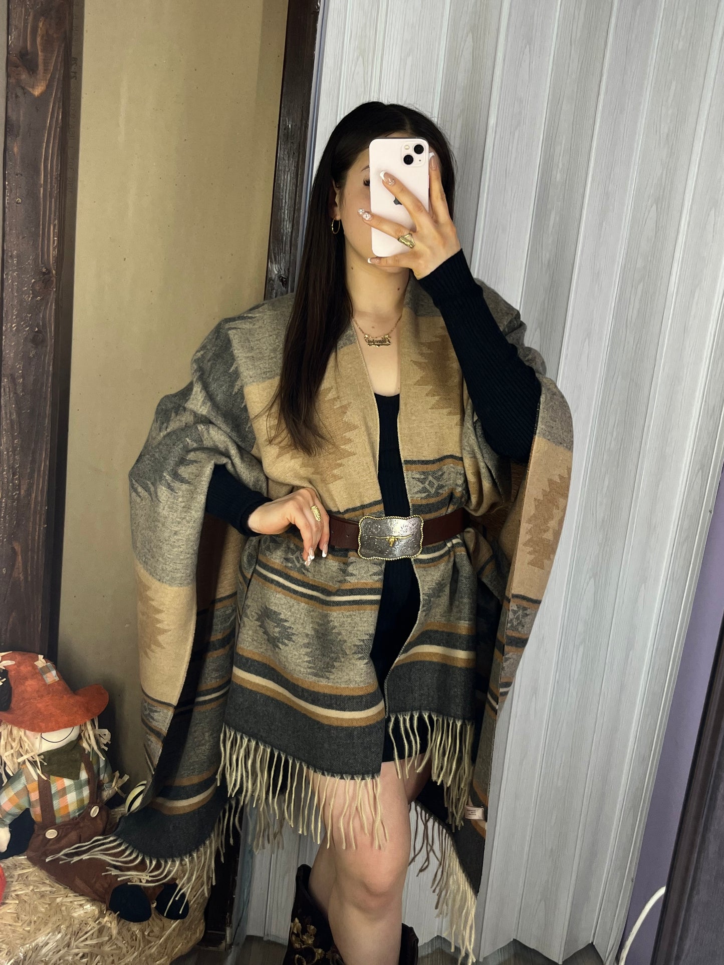 Erika Aztec Print Shawl (Grey/Brown)